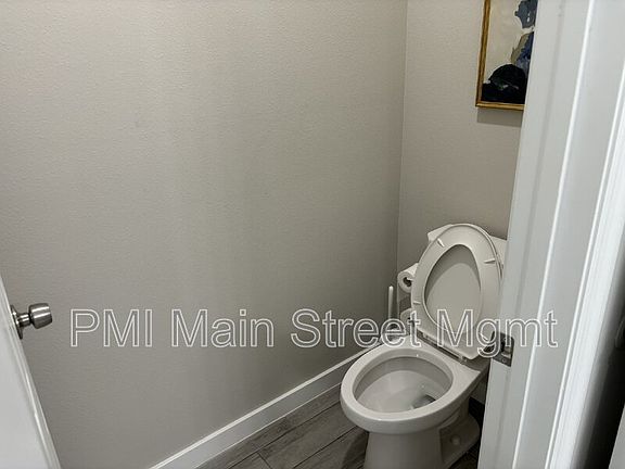 5th image of 1030 James Dr