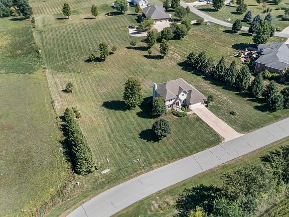 2nd image of 9466 Royal Wood Dr