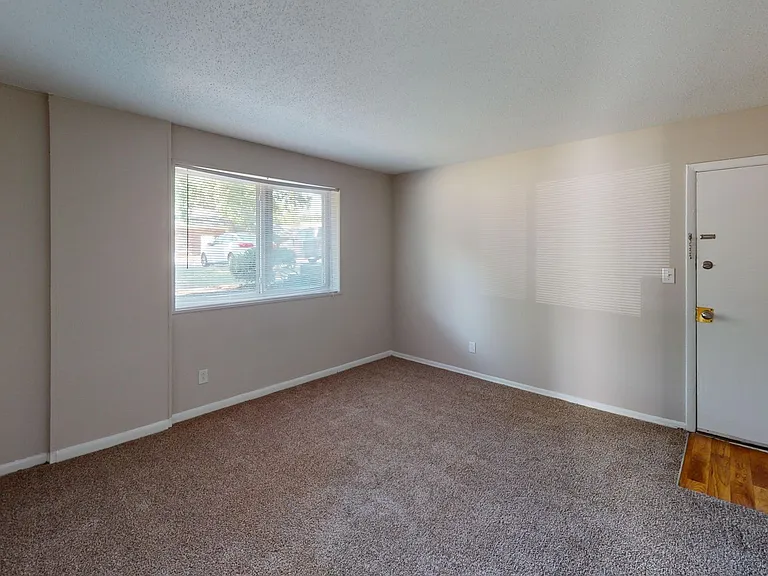 Aspen Pointe Apartments — Photo 20
