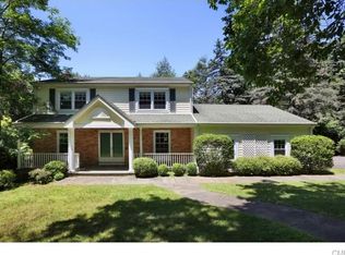 61 Cranbury Rd, Norwalk, CT 06851