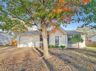 170 N Marlen Dr, Haysville, KS 67060