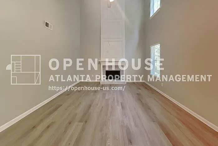 1703 Silverchase Dr SW — Photo 3