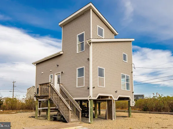 54 Beach Ave, Bayville, NJ 08721