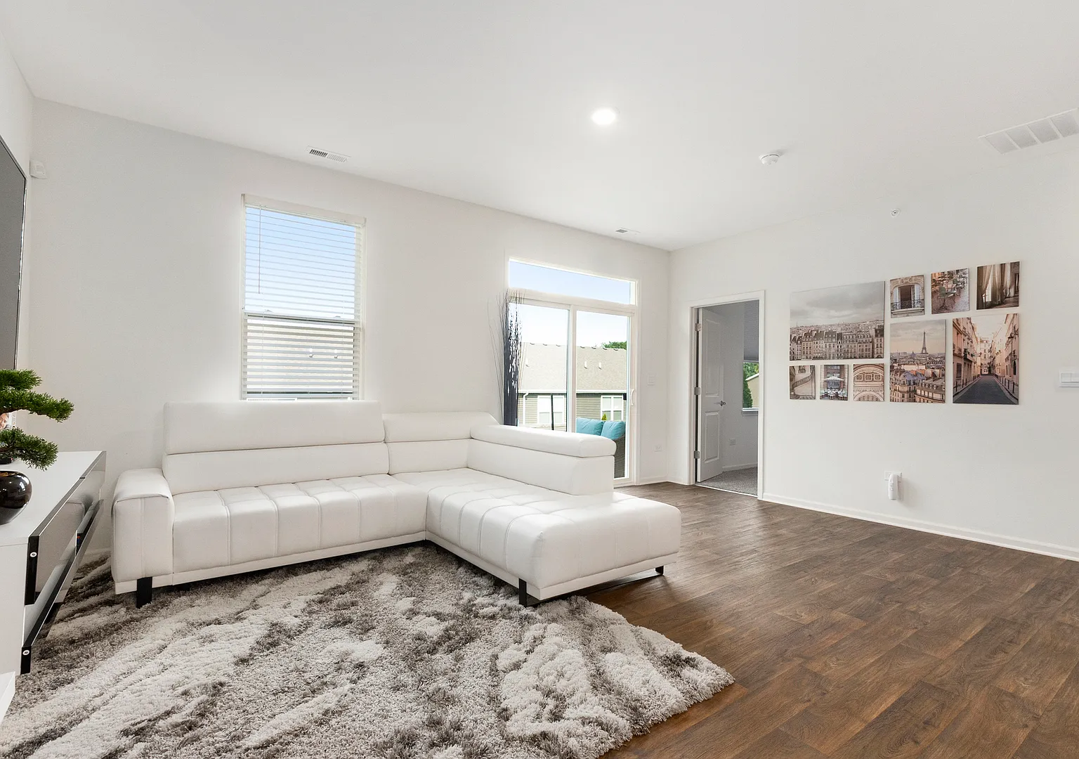 3 bed, 1413 sqft, $2,900 — Photo 4