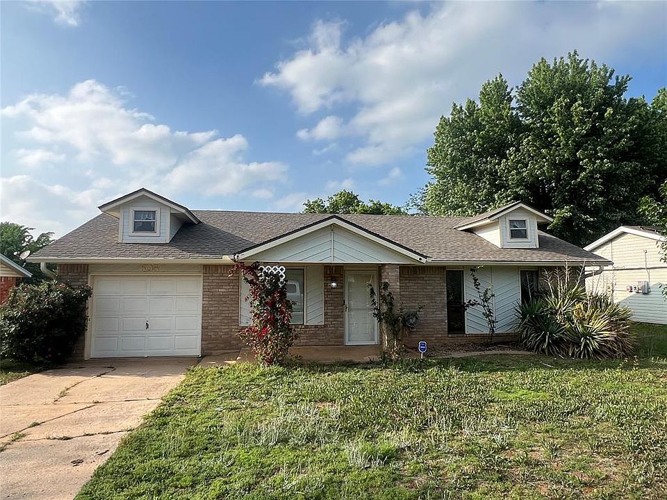 1st image of 605 Meadowlake Dr