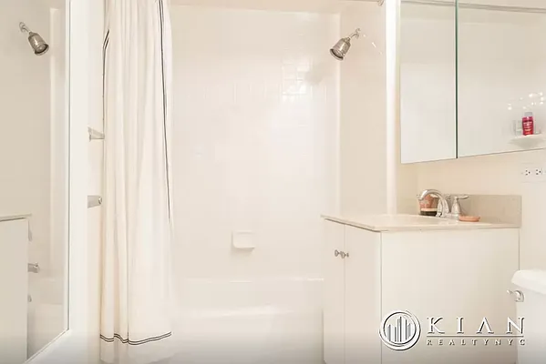 Rented by Kian Realty | media 10