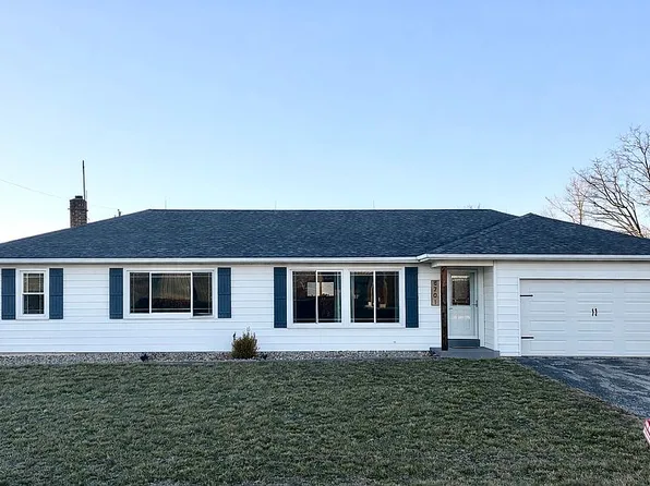 8701 D Rd, Waterloo, IL 62298