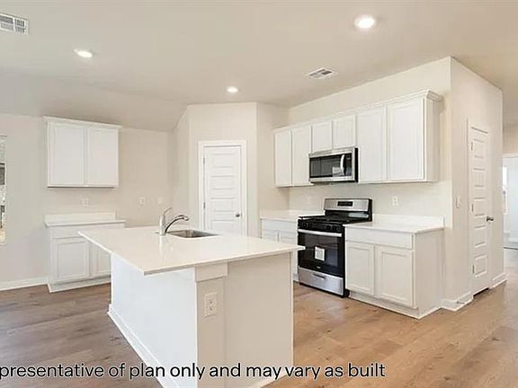 4th image of 1080 Auburn Cir