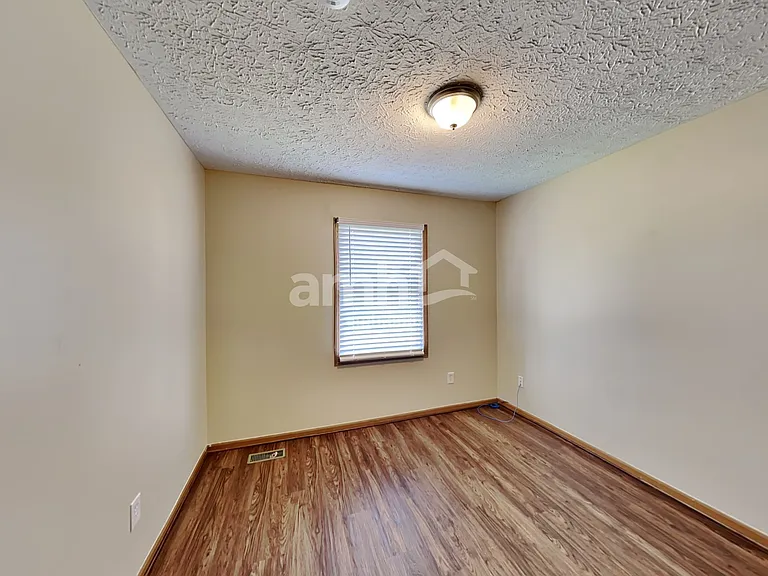 825 Whitehead Dr — Photo 12