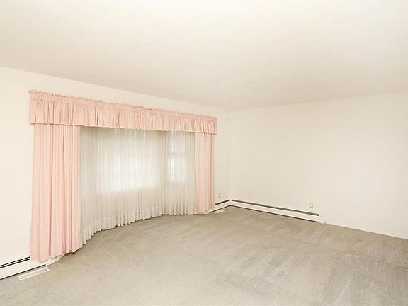 3rd image of 11832 Boncliff Dr