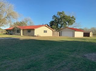 2728 Earls Trl, Beeville, TX 78102