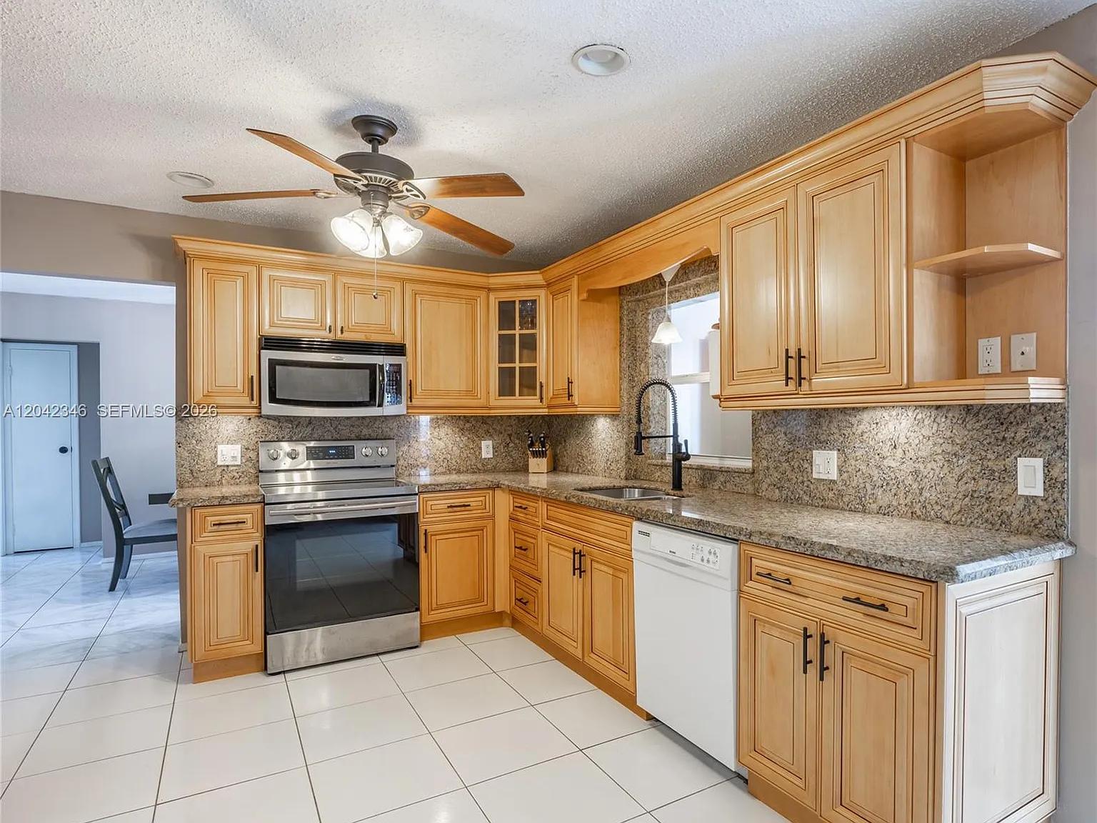 3 bed, 1603 sqft, $3,550 — Photo 3