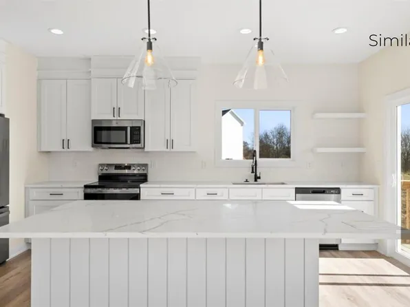 1330 NW Yorktown Dr, Waukee, IA 50063