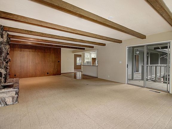 4th image of 2325 Shorewood St