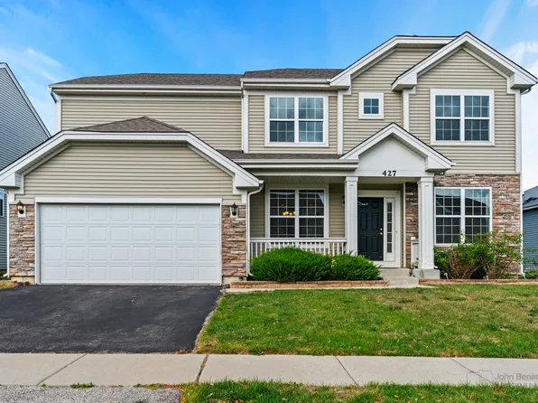 427 Minuet Cir, Volo, IL 60073