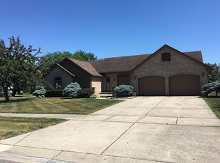 48655 Pinehill Dr, Plymouth, MI 48170
