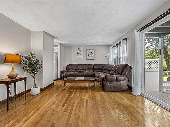 5th image of 38 Kimball Ave Unit 12