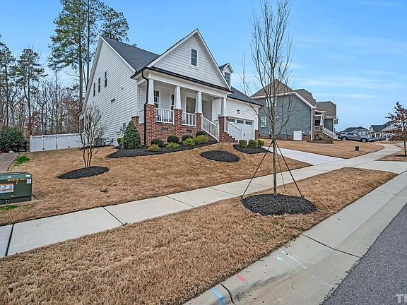 4th image of 709 Sparrowhawk Ln