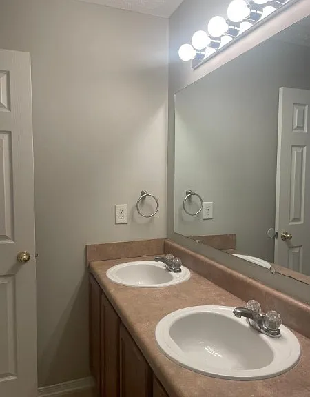 2722 Sutherland Dr — Photo 23