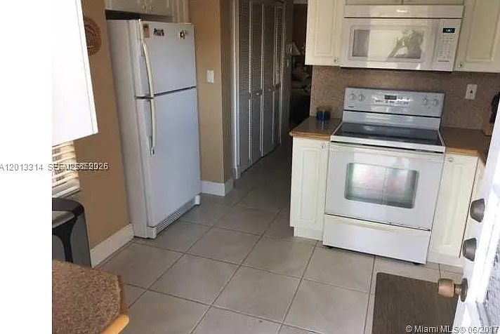 Spanish Trace Condo — Photo 3