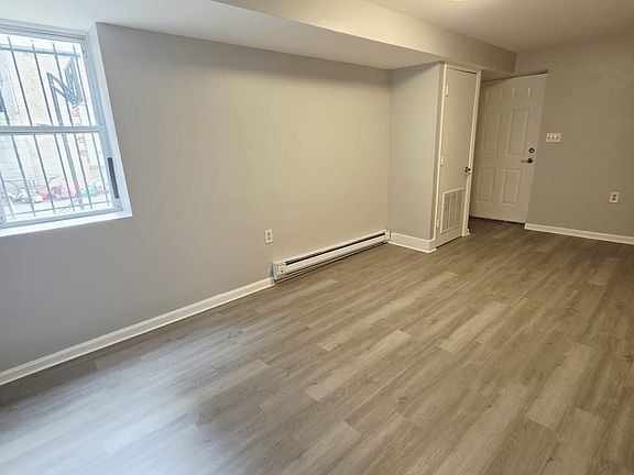 4th image of 321 Forrest St #1A