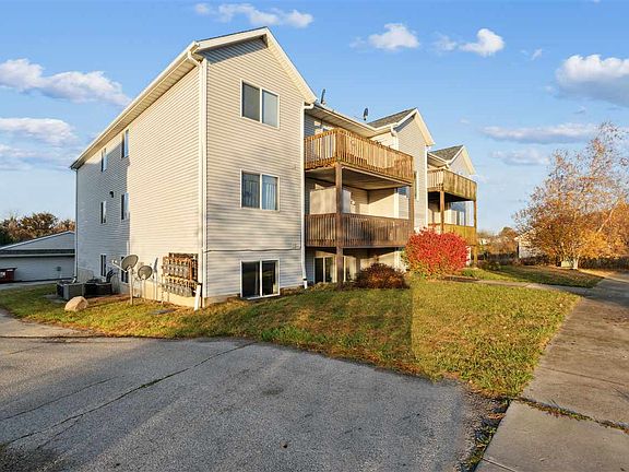 2nd image of 405 James Blvd #2
