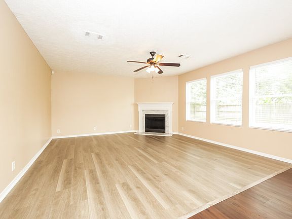 4th image of 100 Governor Ct