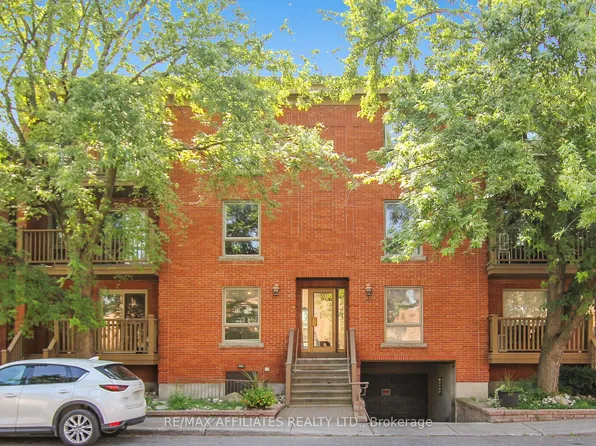 160 Bruyere St #1, Ottawa, ON K1N 5E1