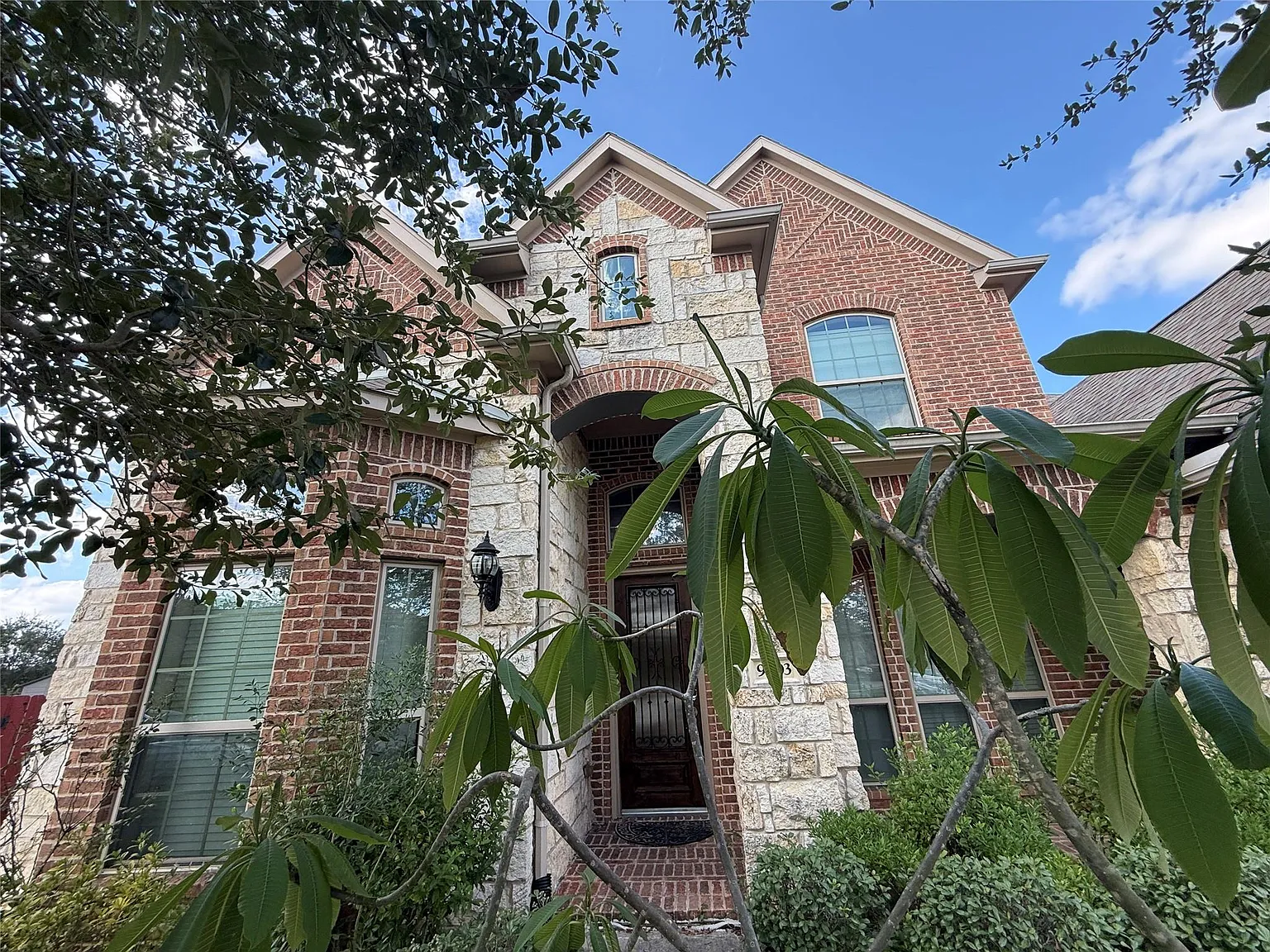 4 bed, 3.5 bath, 3819 sqft, $3,500 — Photo 4