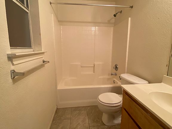 5th image of 204 Castellon Ct #204B