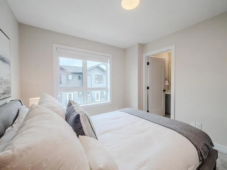 4703 32nd Ave — Photo 99