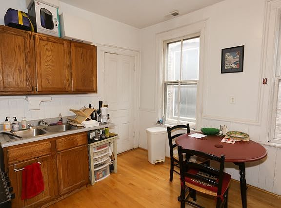 2nd image of 1435 N Bosworth Ave #F4