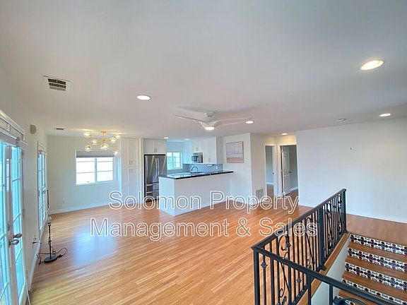 4th image of 316 1/2 Surfrider Way