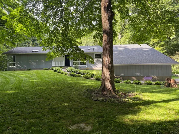 (undisclosed Address), Bethany, CT 06524