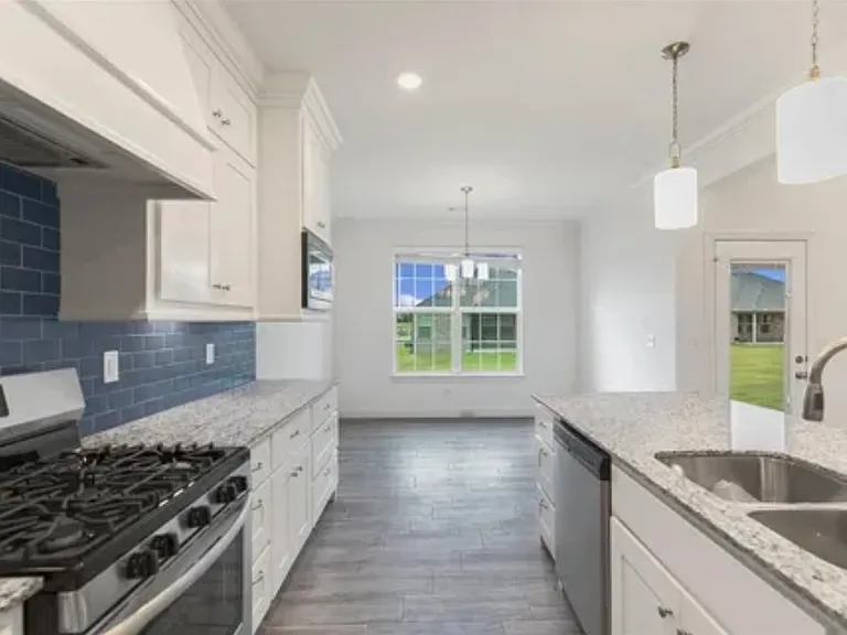 550 Piper Ln — Photo 4