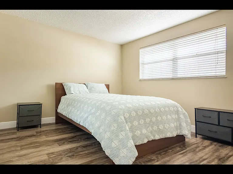 1605 Pennsylvania Ave — Photo 14