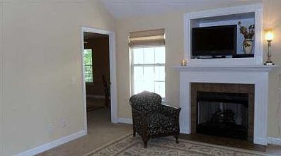 4th image of 7361 Tiercel Dr