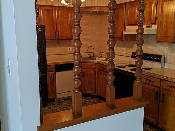 2nd image of 2027 45th St APT 202
