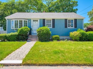 31 Rindone St, Holbrook, MA 02343