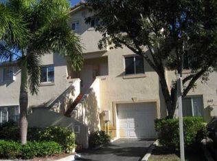 140 Riviera Cir, Weston, FL 33326