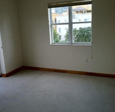 5th image of 227 Michigan Ave APT 402