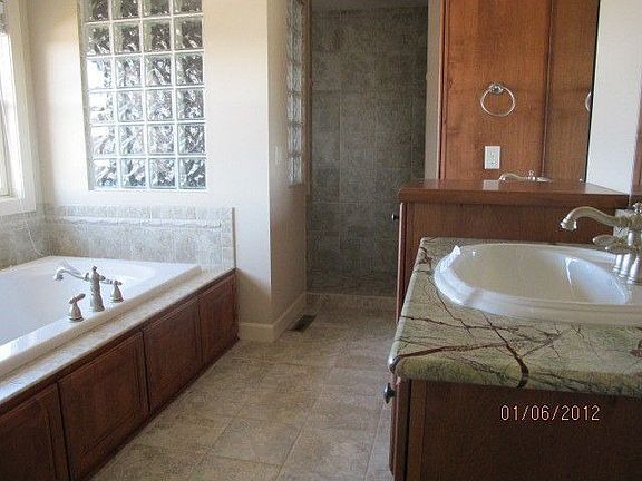 5th image of 1318 Clearwater Dr