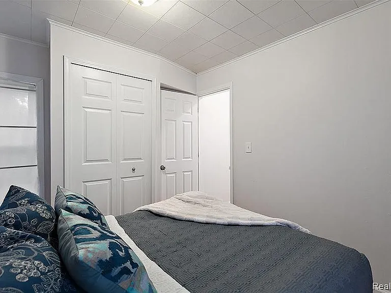 1783 E Marshall St — Photo 12