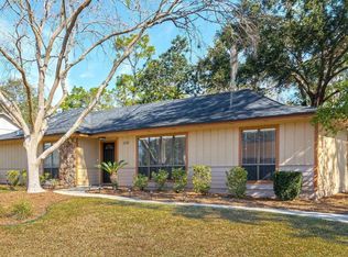 2251 Spanish Moss Dr, Jacksonville, FL 32246