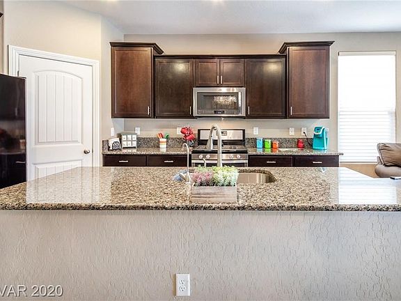 5th image of 10290 Copalito Dr