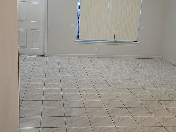 5th image of 9934 NW 56th Pl