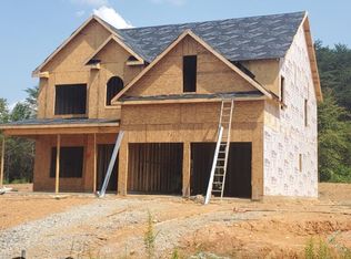 51 North Village Cir, Rydal, GA 30171