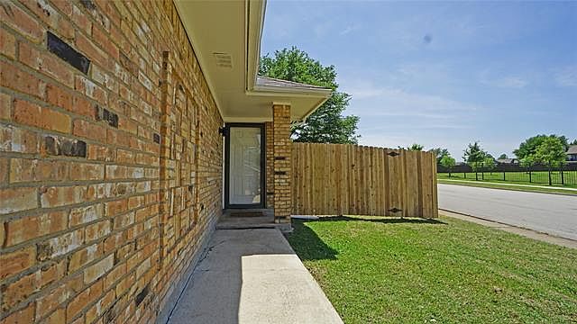 1st image of 5402 Sandpiper Ln