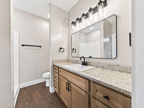 4th image of 304 Georgee Rd