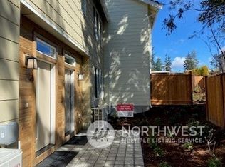 18016 12th Ave NE #C, Seattle, WA